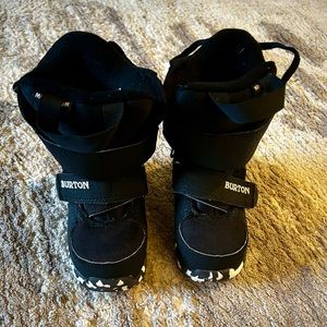 Burton mini-grom snowboarding boots size 10 toddler